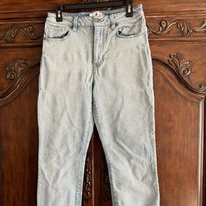 CAbi "Boyfriend Lightwash Jean" Size 6